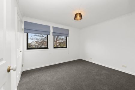 Stylish Townhouse in Central Ballarat - Photo 5