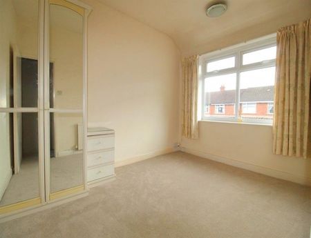 3 Bedroom End Terrace To Let - Photo 2