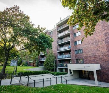 1 CH - 1 SDB - Town of Mount Royal - $1,200 /mo - Photo 1