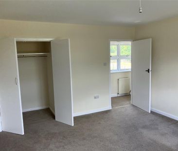 2 bedroom semi-detached house to rent - Photo 5