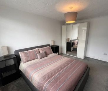 St Aiden Drive, Swansea, SA2 - Photo 5