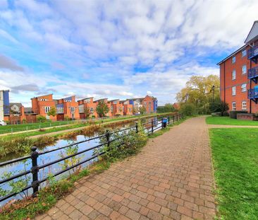 Drapers Field, Canal Basin, CV1 - Photo 1