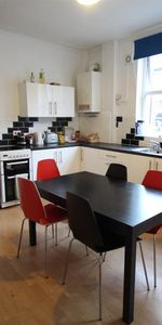 5 bedroom terraced house to rent - Photo 3