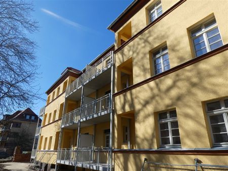 Tolle 3-Raum Whg. m. Balkon, Loggia, Parkett, EBK - Foto 4