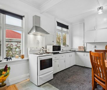 Sunny two bedroom home - Photo 2