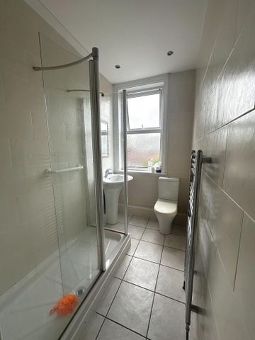 4 bedroom property to rent - Photo 4