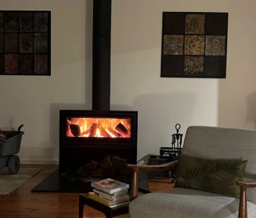 Stylish Family Home with Modern Comforts! - Photo 5