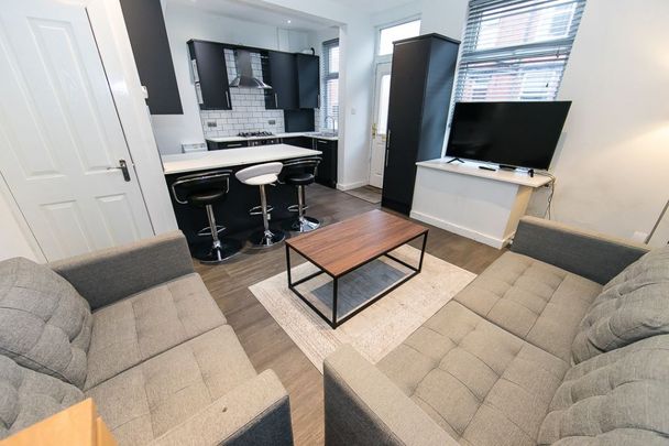 Harold Mount, Hyde Park, Leeds - Photo 1