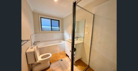 Modern Nearly New 4 BEDROOM HOME! - Photo 4