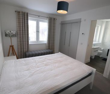 3 bedroom semi-detached house to rent - Photo 2