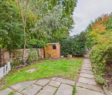 Terraced House to rent on - Photo 6