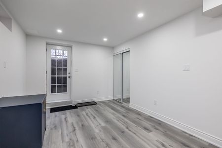 For Lease - 1 Huron Lane, Bradford West Gwillimbury, Ontario - Photo 5