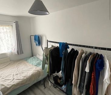 Room in a Shared House, Orange Grove, E11 - Photo 2