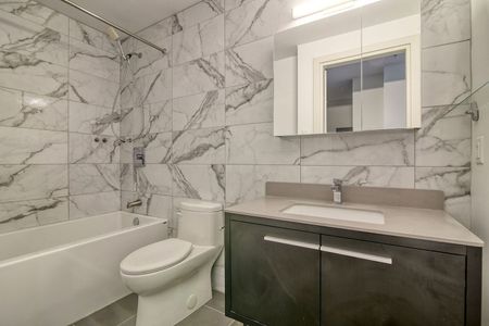 30 Saint Joseph Boulevard Est - Photo 4