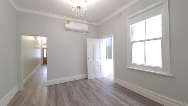 Step Into Style – Where Comfort Meets Convenience - Photo 1