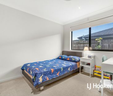 27 Pressland Street, Carseldine QLD, Belconnen - Photo 6