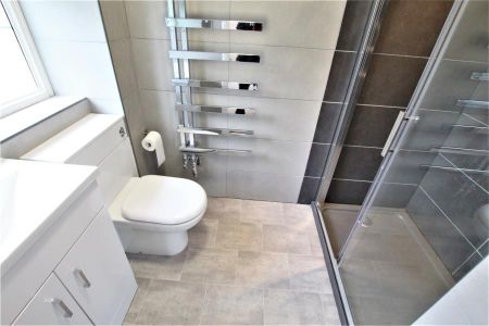 4 bedroom detached house to rent - Photo 5