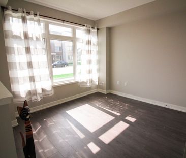 For Lease - 3057 Ernest Appelbe Boulevard, Oakville, Ontario - Photo 2