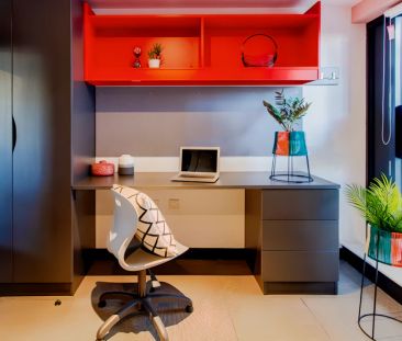 Cosy double ensuite bedroom close to Sheffield train station - Photo 5