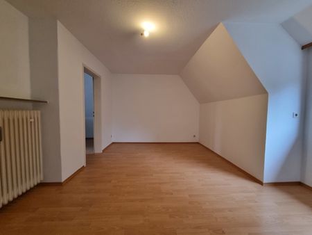 2 Zimmer-Dachgeschoss-Wohnung in zentraler Lage - Foto 3