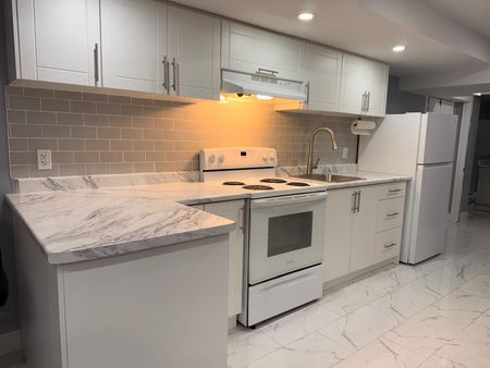 For Lease - 7332 Rosehurst Drive, Mississauga, Ontario - Photo 2