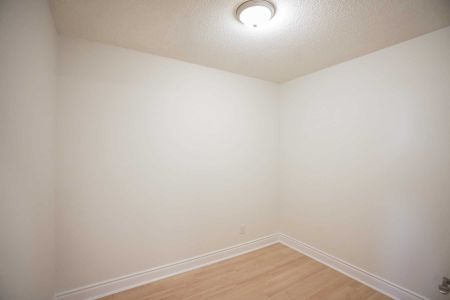 For Lease - 25 Greenview Avenue Unit# 516, Toronto, Ontario - Photo 2