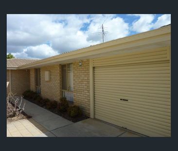 2A Disney Street, Brentwood, WA 6153 - Photo 4