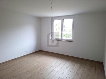 NEW, SPACIOUS AND MODERN - Photo 4