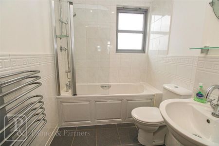 1 bedroom penthouse to rent - Photo 5