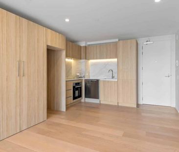 Brand New With A Great View 1 Bedroom 1 Study - Photo 2