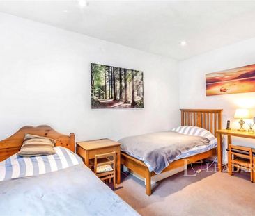 2 bedroom house to rent Austin Street, Stamford, PE9 - Photo 3
