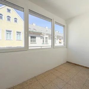 Nahe Hietzinger Hauptstraße - 2-Zimmer Wohnung mit Loggia und Garage - Photo 2