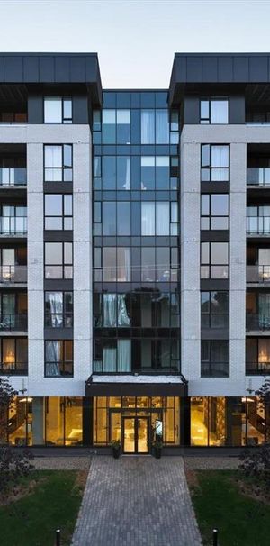 1 Bed, 1 Bath, Den - 815 Avenue Plymouth, Mont-Royal - Photo 1