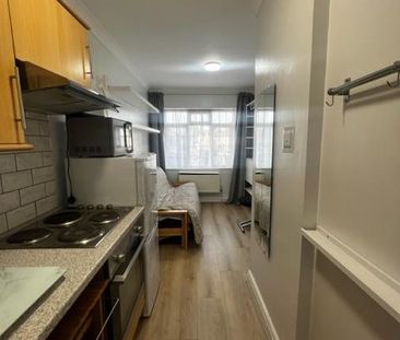 Studio to rent - Photo 1