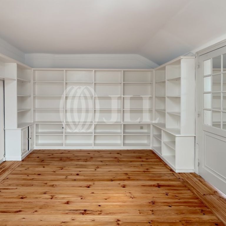 2 room luxury Apartment for rent in Chiado (Martires), Santa Maria Maior, Lisbon - Photo 1