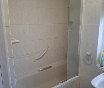 1 bedroom in a house share to rent - Photo 6