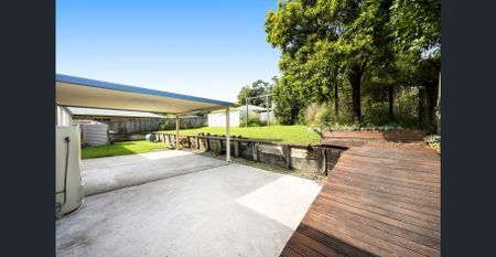 Great Family Home with Large Shed - Photo 5