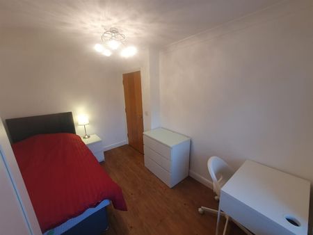 Kings Drive, Stoke Gifford, Bristol - Photo 3