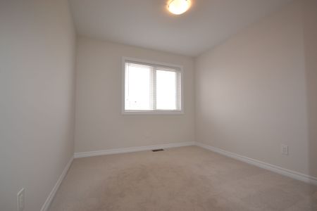 For Lease - 285 Labelle Street, Russell, Ontario - Photo 5