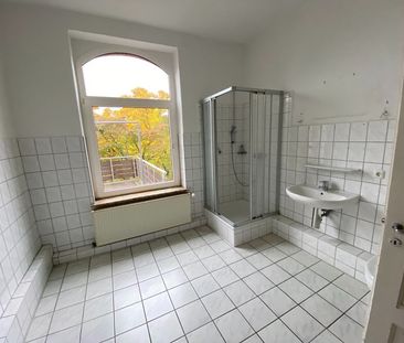 Moderne 4-Zimmer-Wohnung mit großem Balkon in zentraler Lage! - Photo 5