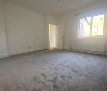 2 Bed Flat, Ealing, W5 - Photo 3