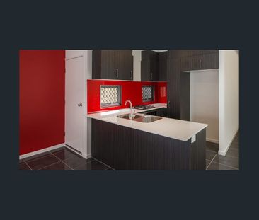 Single Story Lowset Home - Photo 3