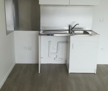 Location Appartement 2 pièces 47m² HEROUVILLE ST CLAIR 14200 - Photo 2