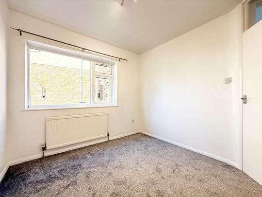 Westcliff On Sea, SS0 - Photo 1
