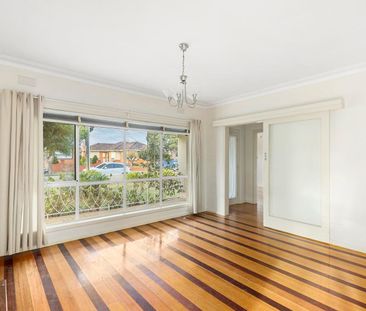 52 Lindenow Street, Reservoir VIC 3073 - Photo 2