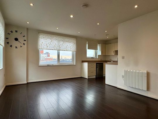 Stoke Road, Slough - Photo 1