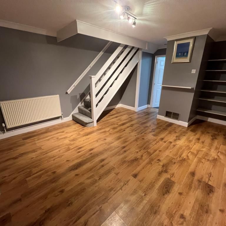 2 bedroom terraced house to rent - Photo 1