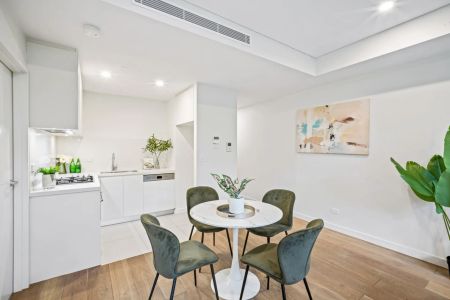 Northeast Facing | Close to station | Study Room - Photo 5