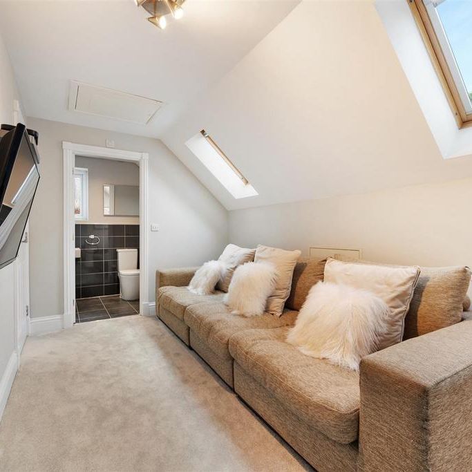 6 bedroom detached house to rent - Photo 1