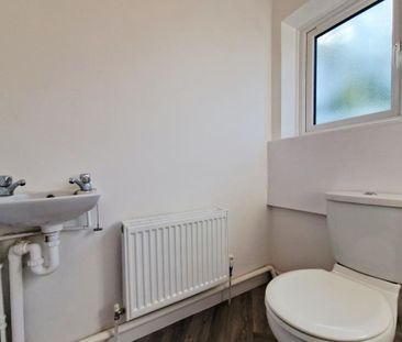 3 bedroom detached house to rent - Photo 6